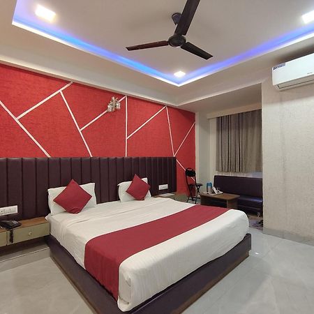 Hotel Avadh Palace, Subhash Bridge, Rto Circle, 아흐메다바드 외부 사진
