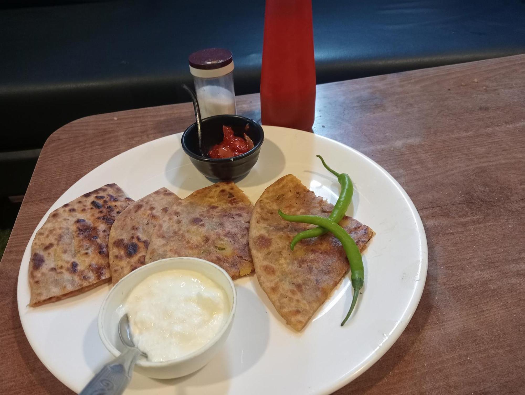Hotel Avadh Palace, Subhash Bridge, Rto Circle, 아흐메다바드 외부 사진