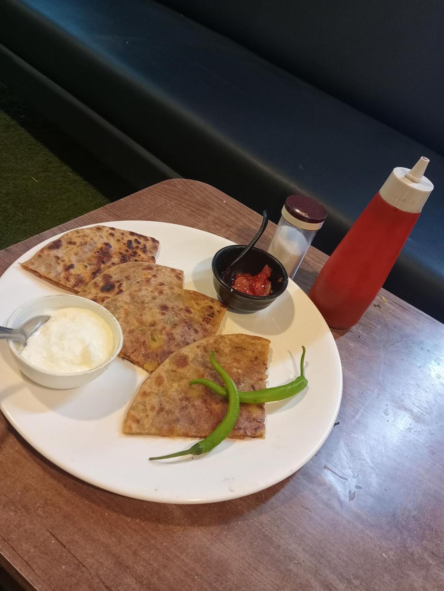 Hotel Avadh Palace, Subhash Bridge, Rto Circle, 아흐메다바드 외부 사진