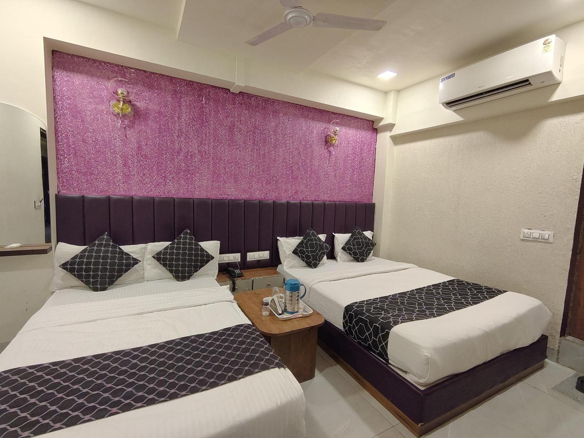 Hotel Avadh Palace, Subhash Bridge, Rto Circle, 아흐메다바드 외부 사진