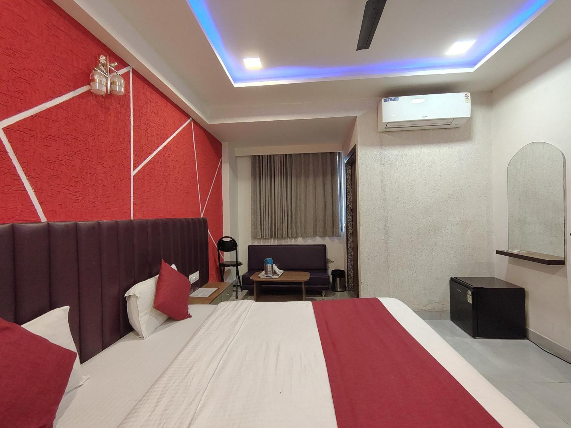 Hotel Avadh Palace, Subhash Bridge, Rto Circle, 아흐메다바드 외부 사진