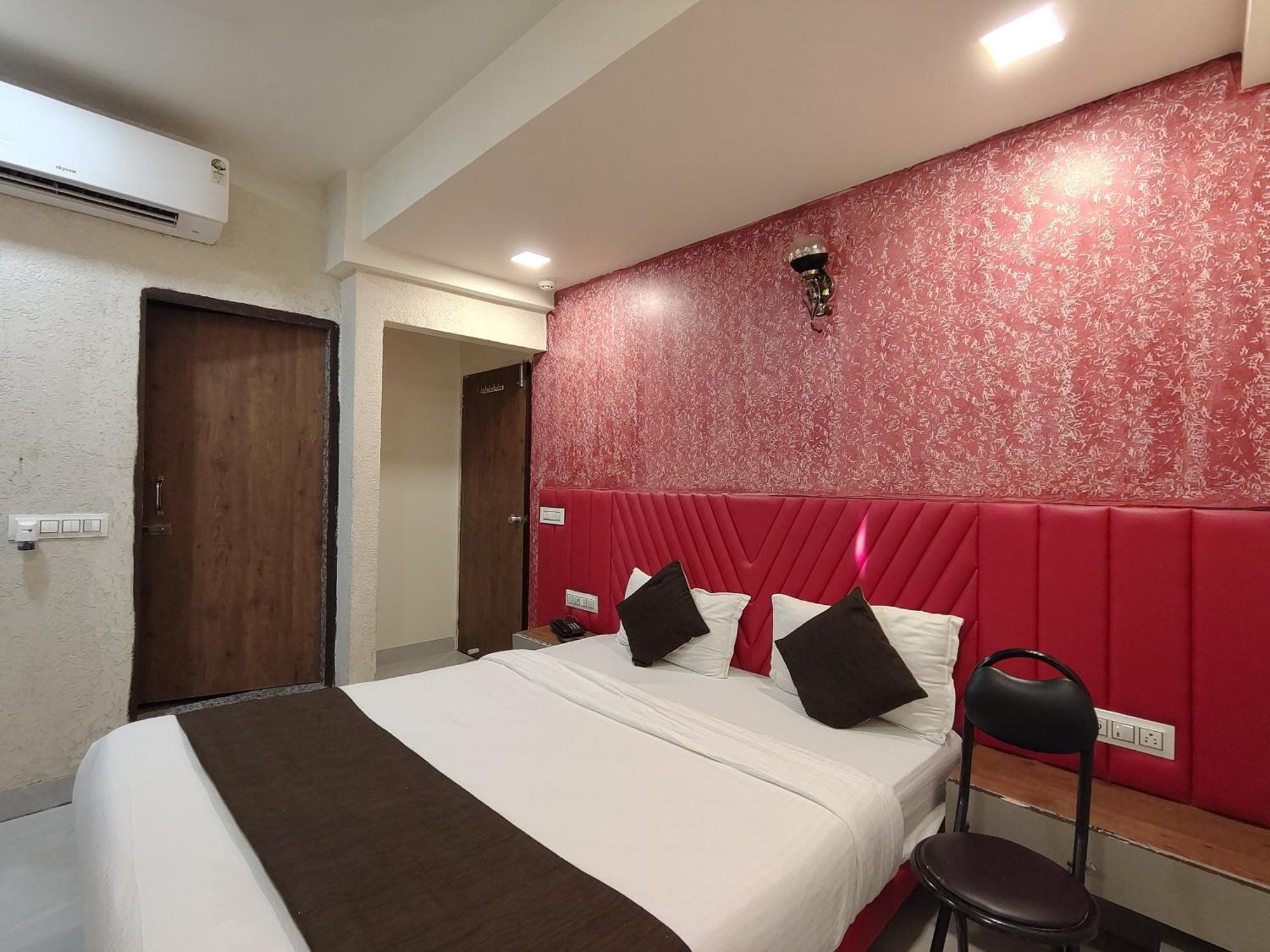 Hotel Avadh Palace, Subhash Bridge, Rto Circle, 아흐메다바드 외부 사진
